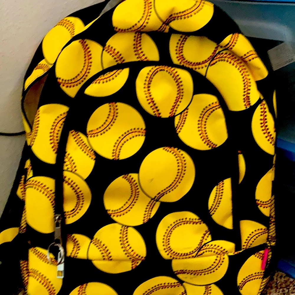 Softball backpack 🥎🤍